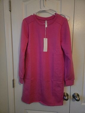 Dear Scarlett Hot Pink Long Sleeve Pullover Travel Dress Size Medium NWT